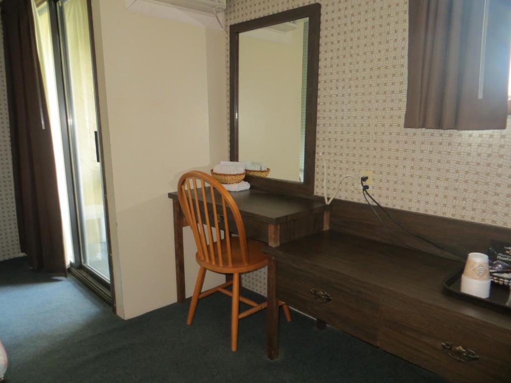 Harrison Village Motel Harrison Hot Springs Zimmer foto